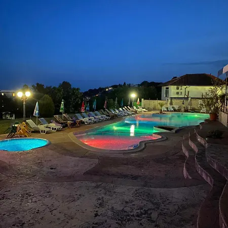 Fiesta Hotel 3*